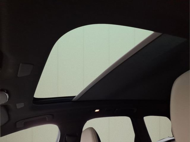 New 2026 Volvo XC60 B5 Plus w/ Protection Package Premier image 15