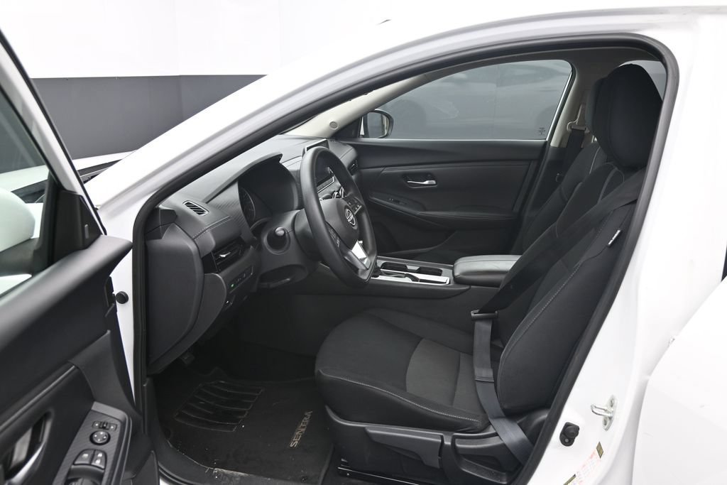 Used 2024 Nissan Sentra SV FWD image 17