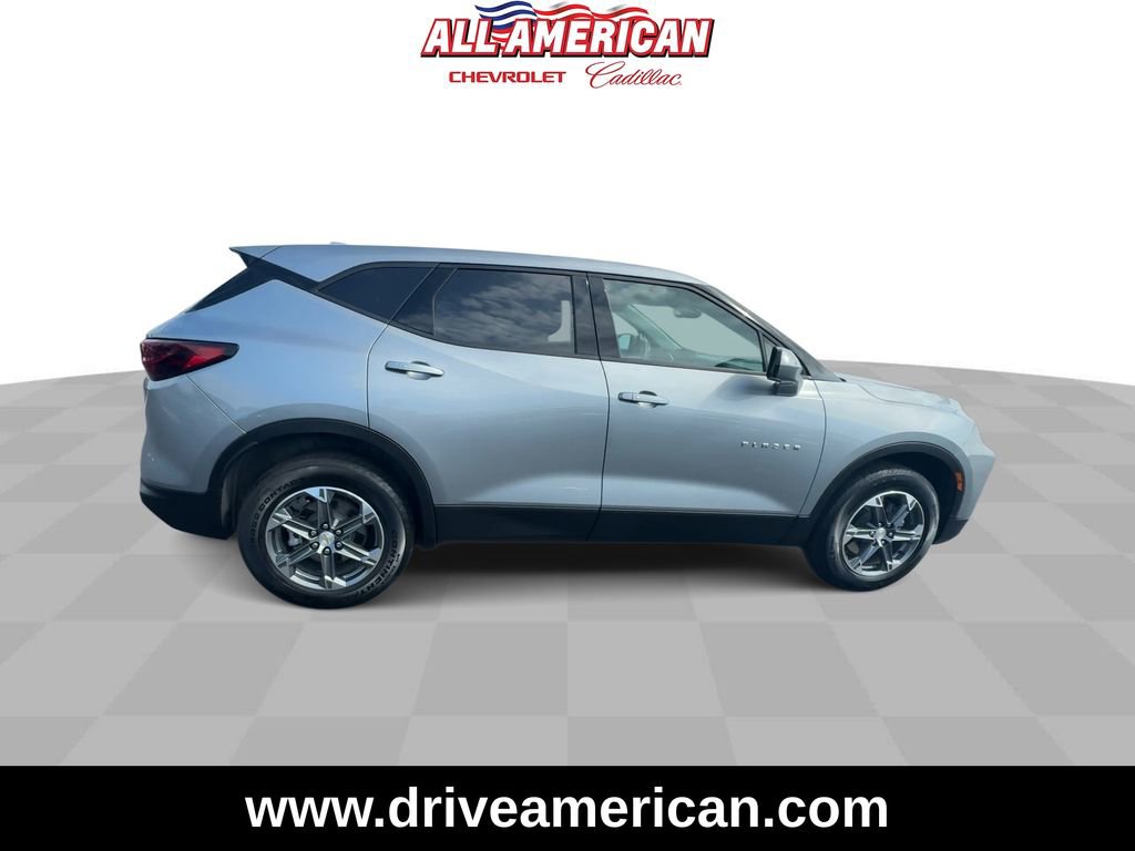 Used 2025 Chevrolet Blazer LT image 9
