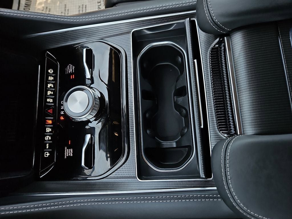 New 2026 Jeep Grand Wagoneer L Summit AWD/4WD image 24