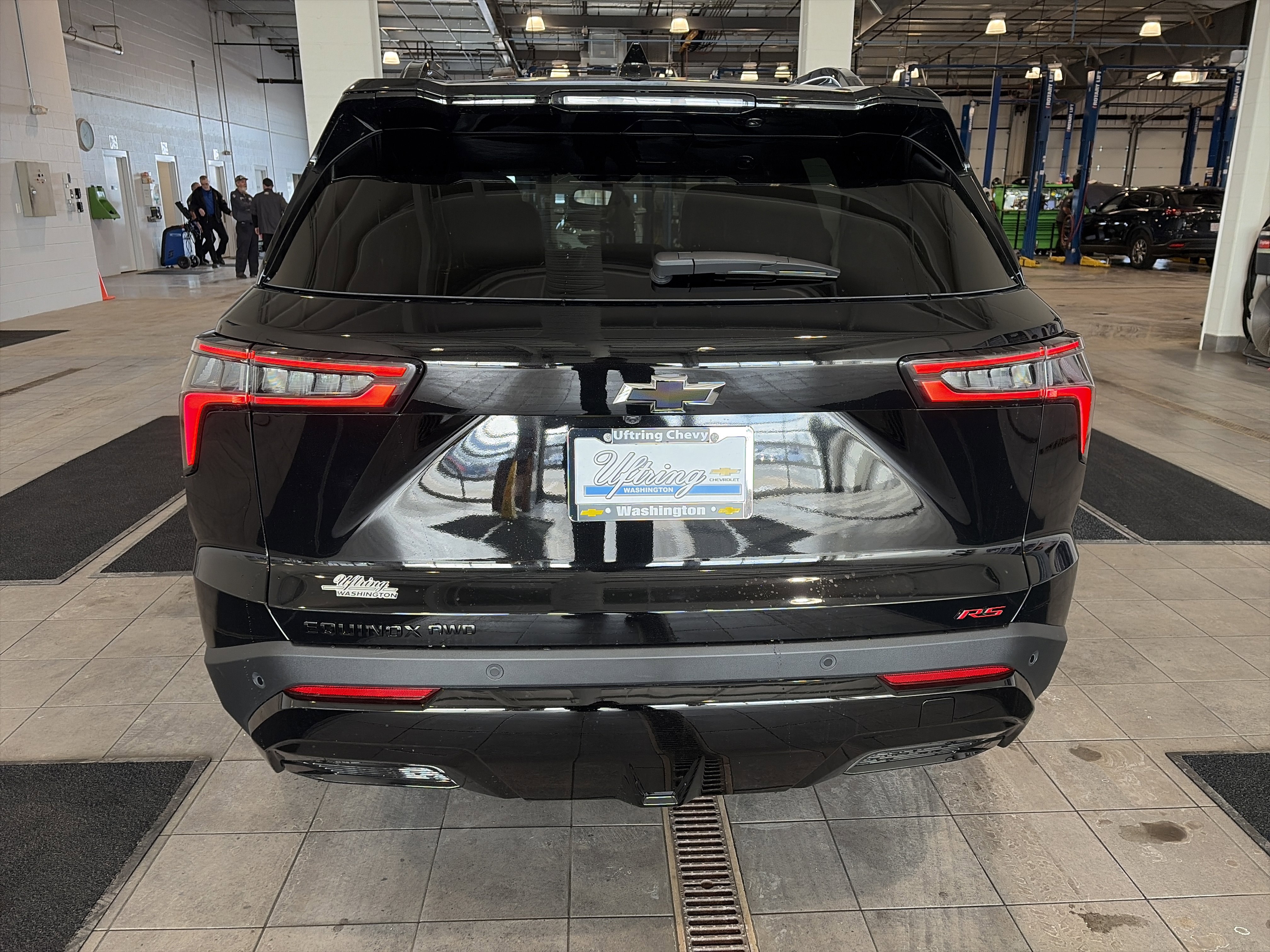 New 2026 Chevrolet Equinox RS w/ LPO, Floor Liner Package image 4