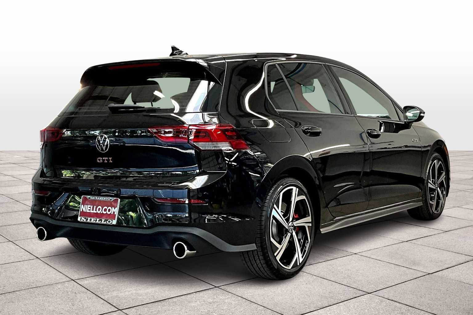New 2025 Volkswagen GTI SE image 4