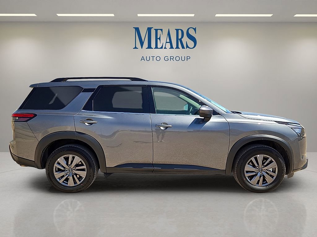 Used 2025 Nissan Pathfinder SV AWD/4WD image 6