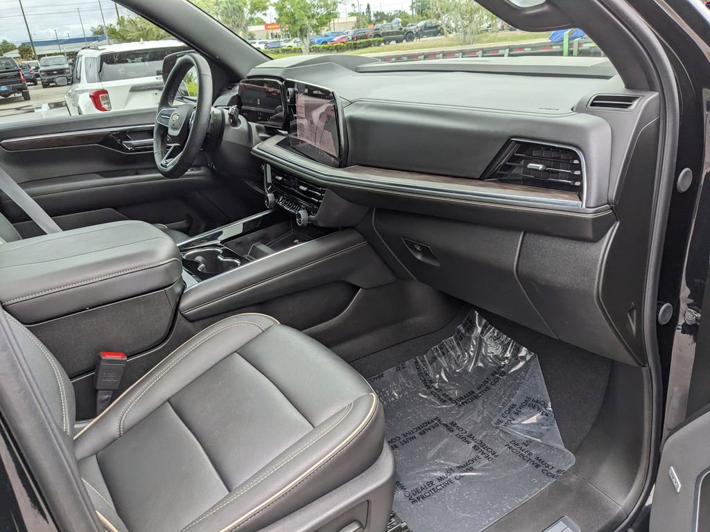 Used 2025 Chevrolet Tahoe Premier RWD image 14