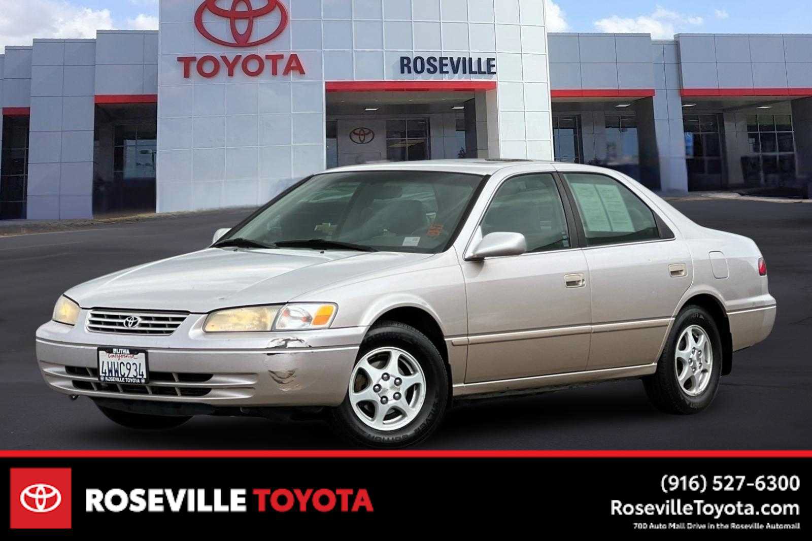 Used 1997 Toyota Camry LE FWD image 1