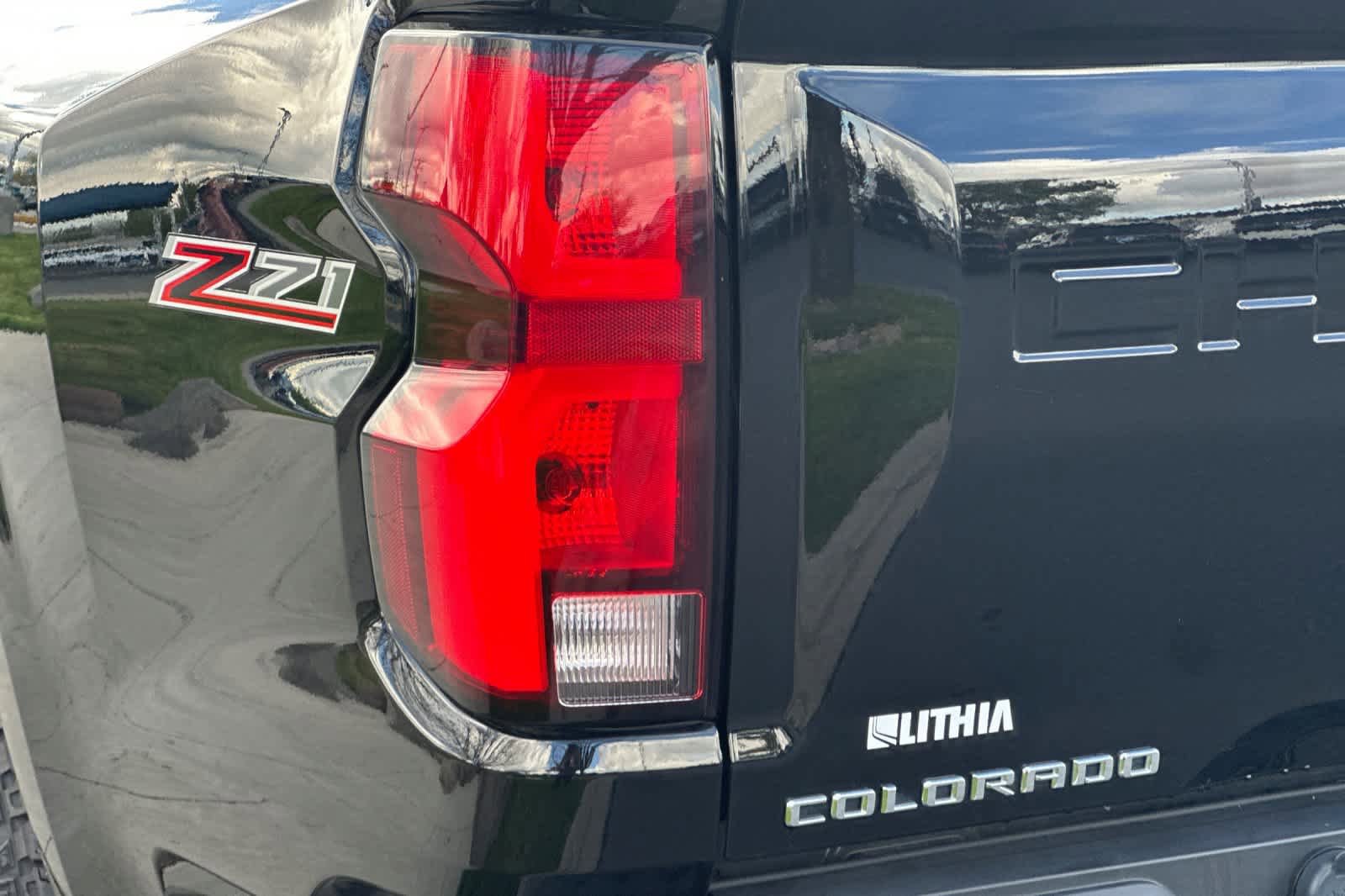 Used 2024 Chevrolet Colorado Z71 w/ Z71 Convenience Package 2 AWD/4WD image 26