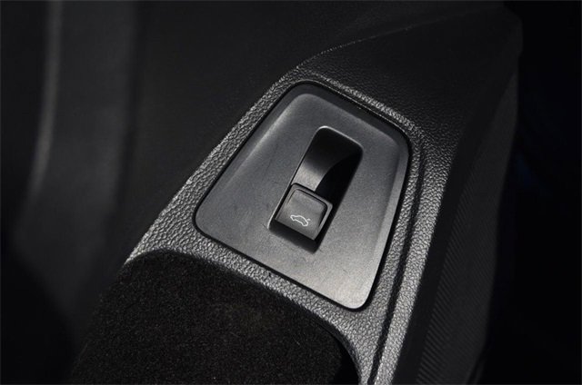 Used 2020 Volkswagen Tiguan SEL w/ Tiguan Two-Row MDO Package image 9