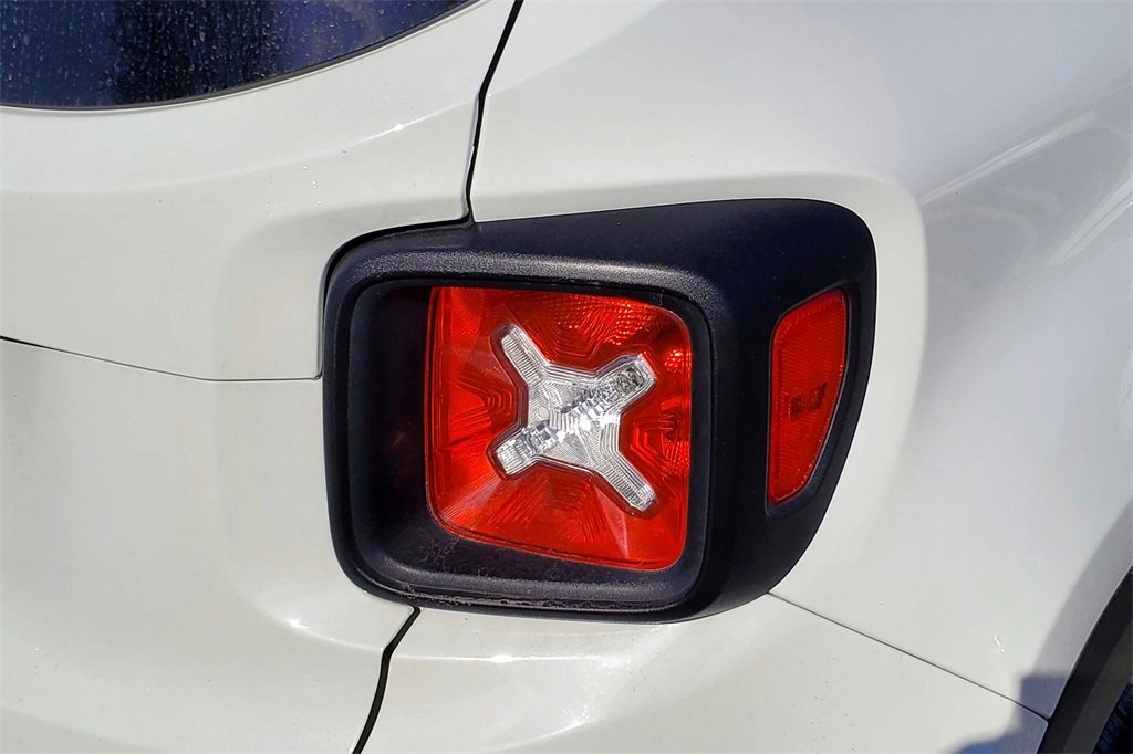 Used 2023 Jeep Renegade Latitude image 6