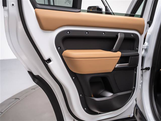 New 2026 Land Rover Defender 110 X-Dynamic SE AWD/4WD image 24