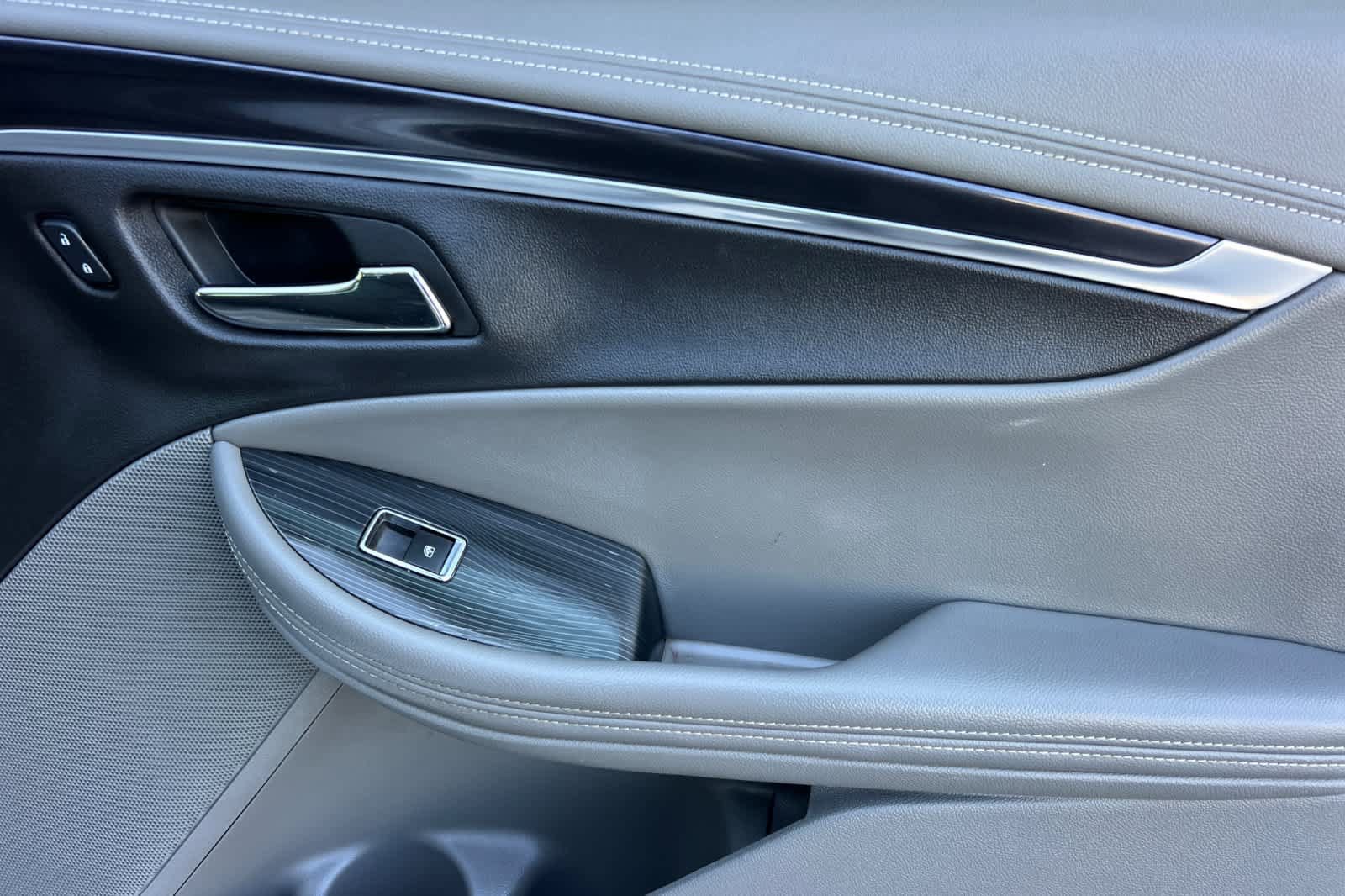 Used 2016 Chevrolet Impala LT w/ Convenience Package FWD image 18