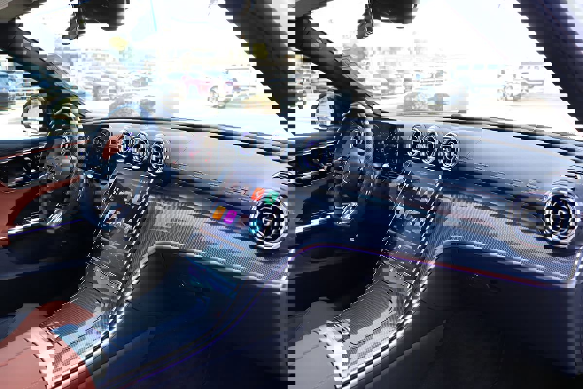 Used 2025 Mercedes-Benz C 300 Sedan image 17