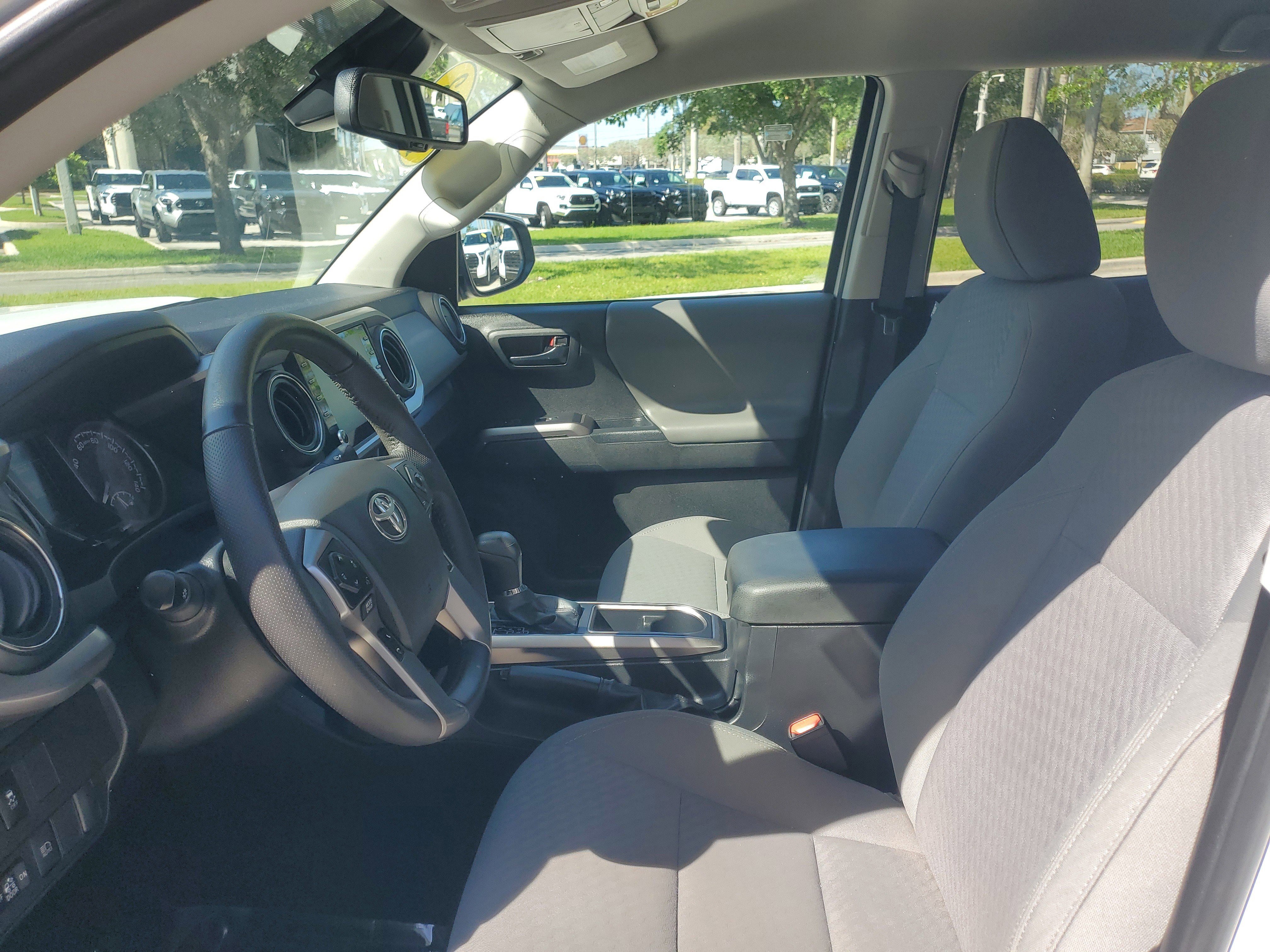 Used 2023 Toyota Tacoma SR5 AWD/4WD image 14