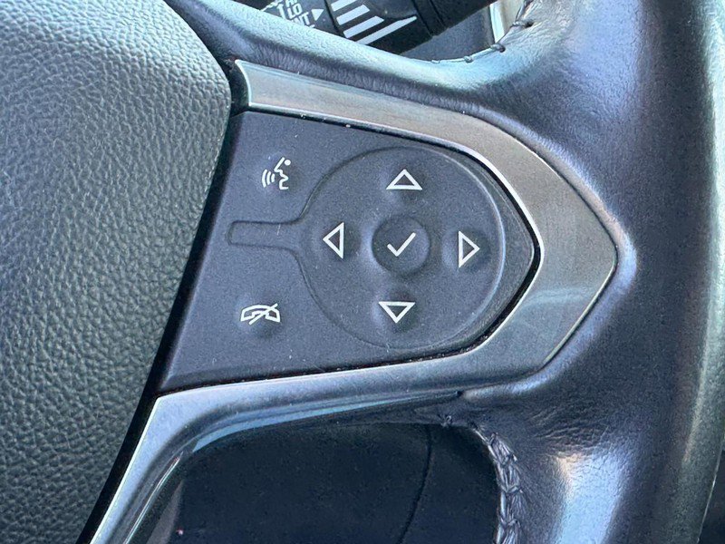 Used 2020 Chevrolet Traverse LT image 19