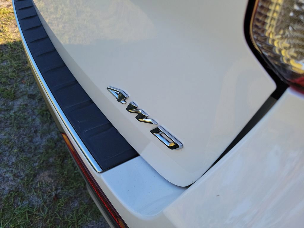 Used 2022 Ford Explorer Platinum w/ Equipment Group 601A image 8