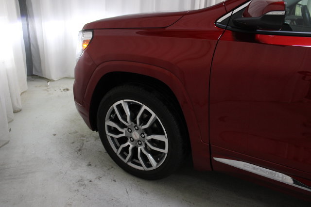 Used 2024 GMC Terrain Denali w/ Denali Premium Package AWD/4WD image 36