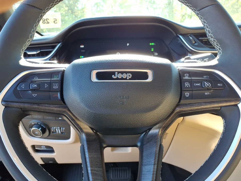 Certified 2023 Jeep Grand Cherokee 4WD 4xe image 5