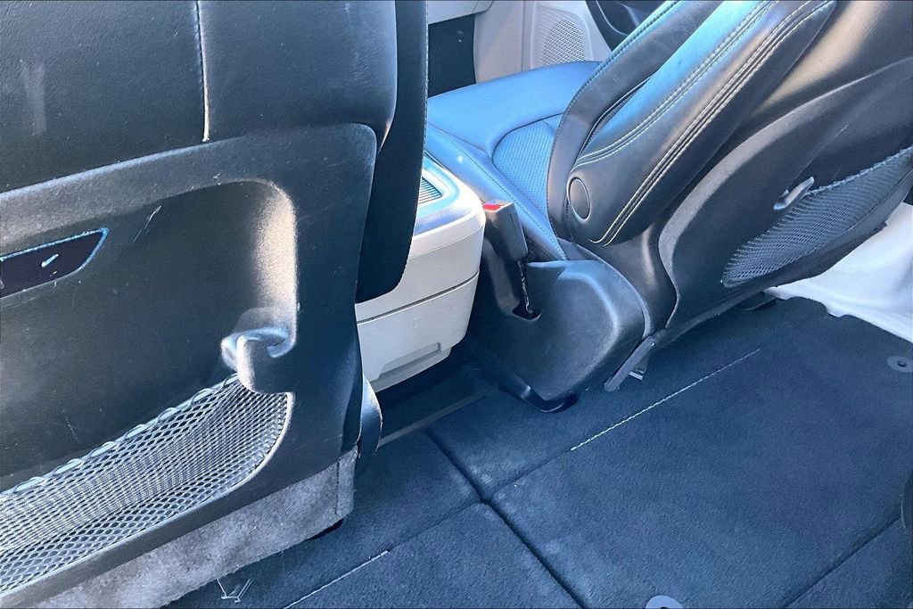 Used 2024 Chrysler Pacifica Touring-L image 10