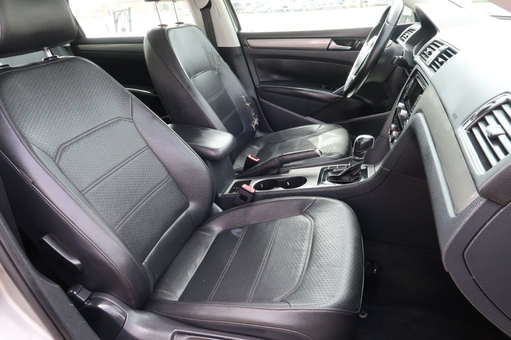 Used 2014 Volkswagen Passat 2.5 SE FWD image 9