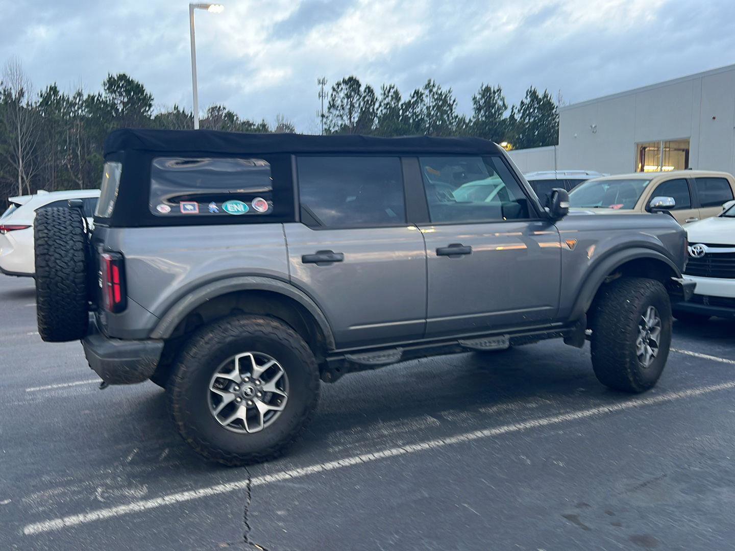 Used 2021 Ford Bronco Badlands image 4