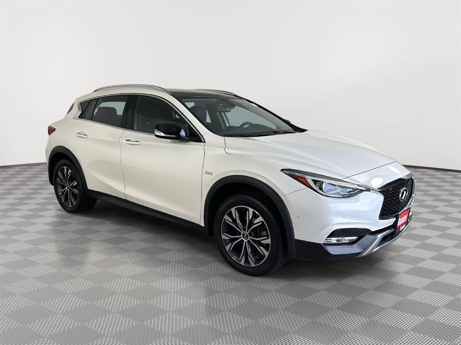 Used 2018 INFINITI QX30 Premium w/ Navigation Package AWD/4WD image 1