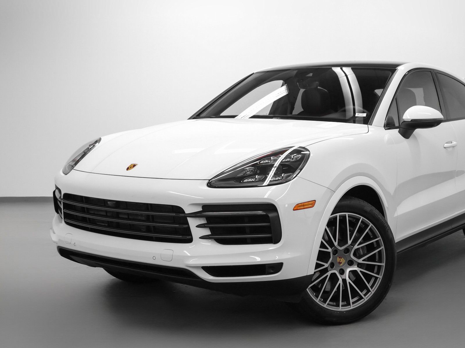 Used 2022 Porsche Cayenne Platinum Edition image 7