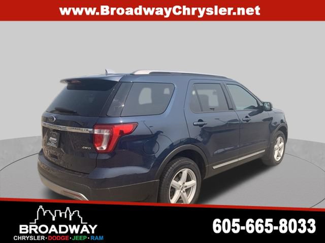 Used 2017 Ford Explorer XLT AWD/4WD image 2