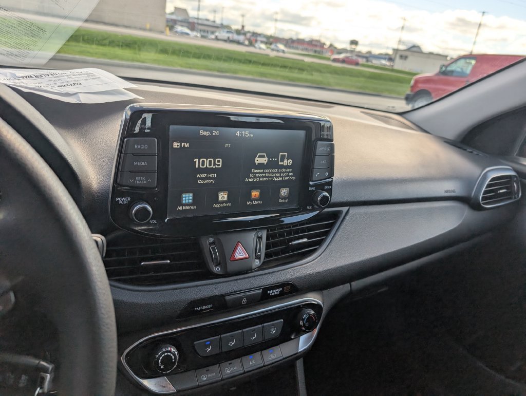 Used 2020 Hyundai Elantra GT FWD image 18
