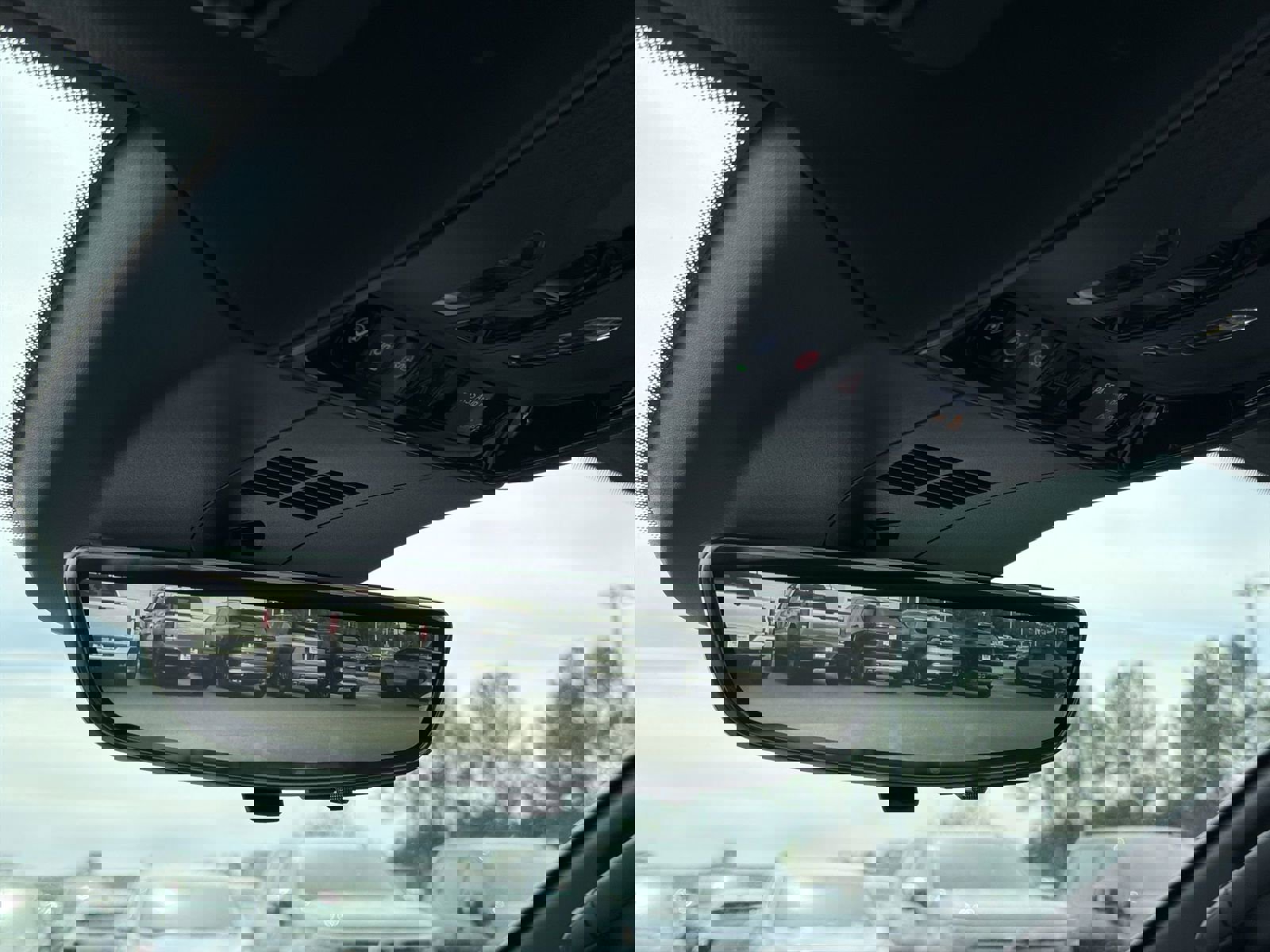 Used 2024 Cadillac Lyriq Luxury image 27