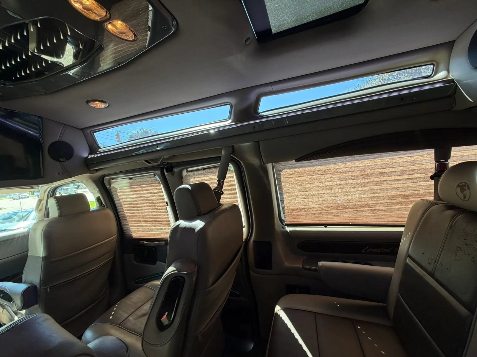 Used 2015 Chevrolet Express 2500 RWD image 40