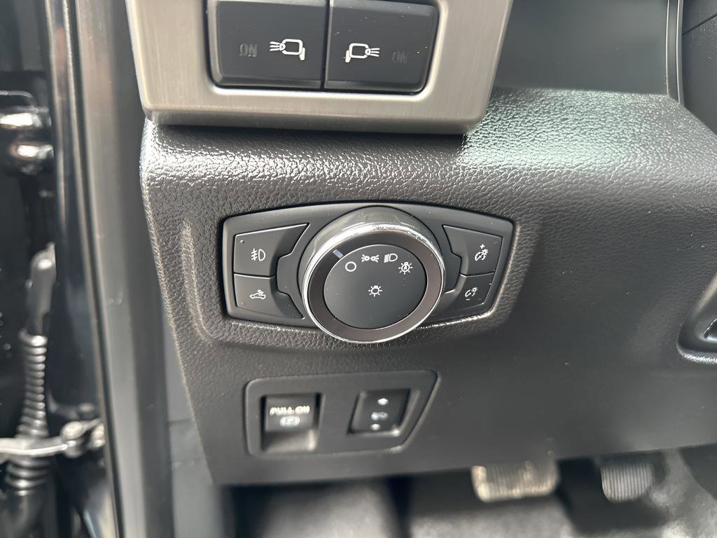 Used 2018 Ford F150 Platinum w/ Equipment Group 701A Luxury AWD/4WD image 15