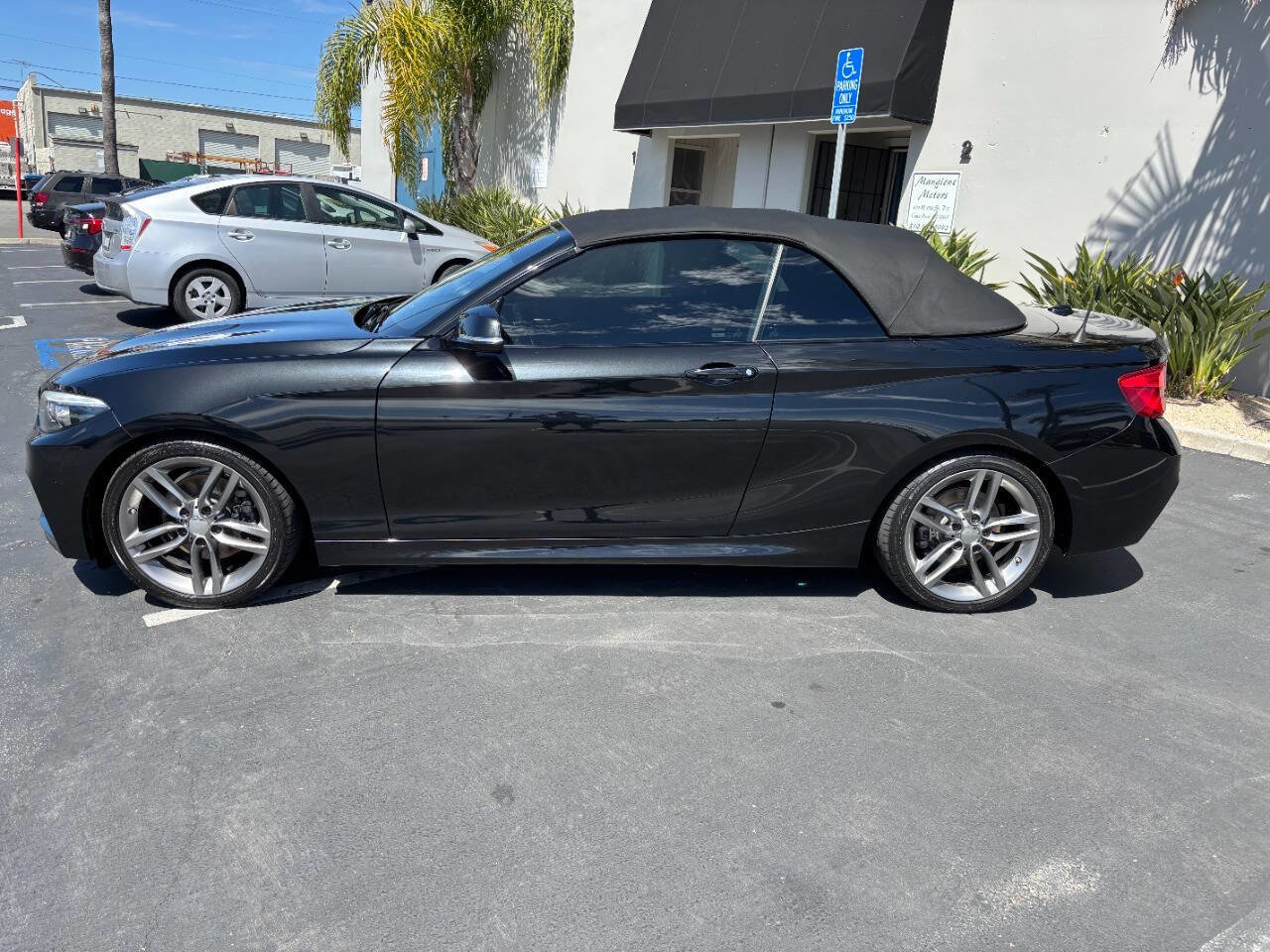 Used 2018 BMW 230i Convertible w/ M Sport Package image 2