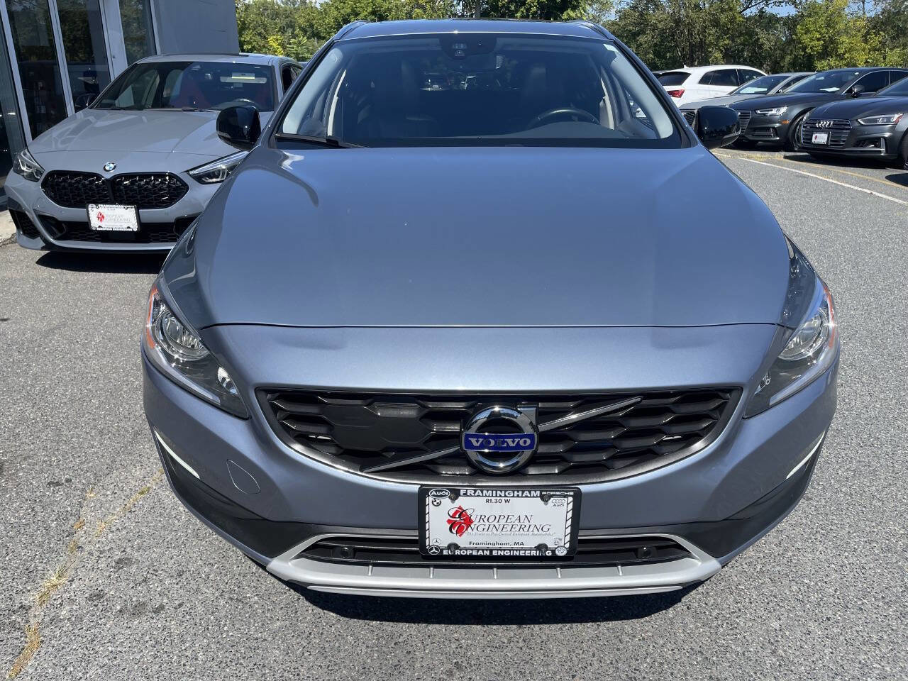 Used 2018 Volvo V60 T5 Cross Country image 2