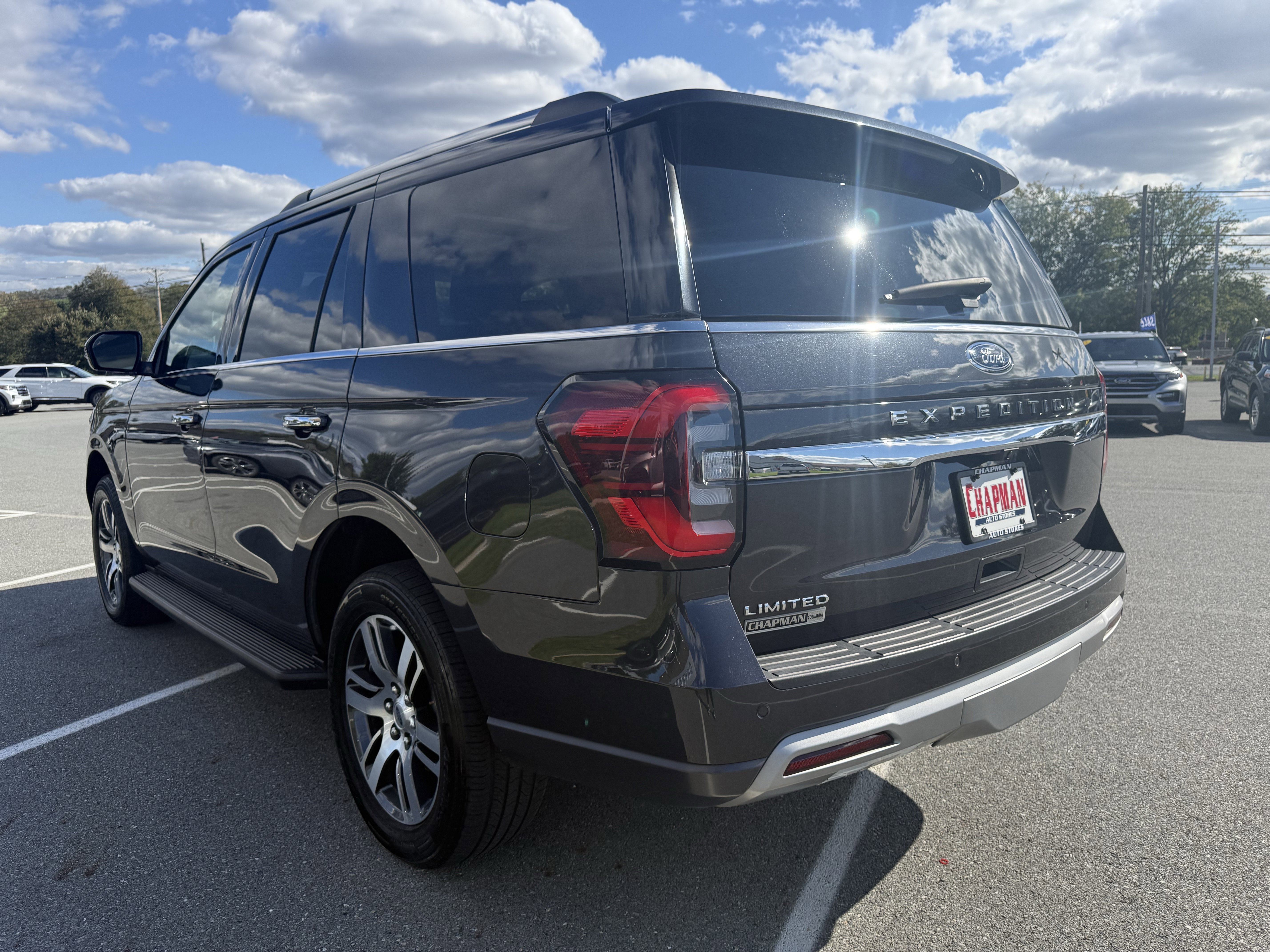Used 2024 Ford Expedition Limited image 5