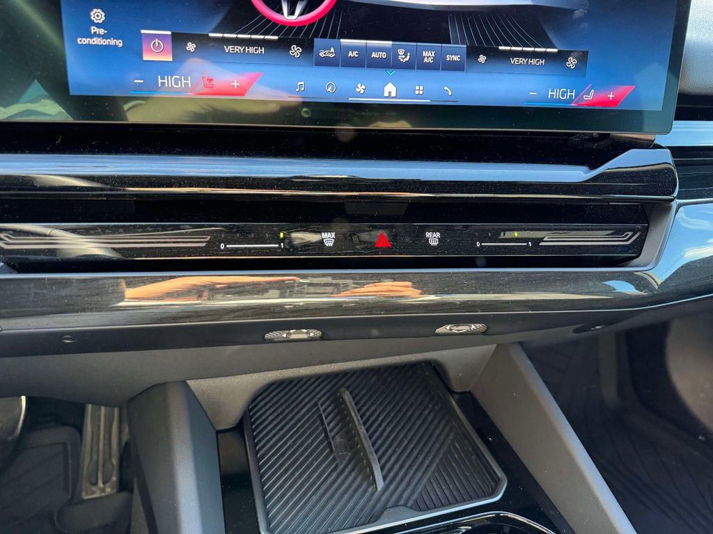 New 2026 BMW 530i xDrive w/ M Sport Package image 13
