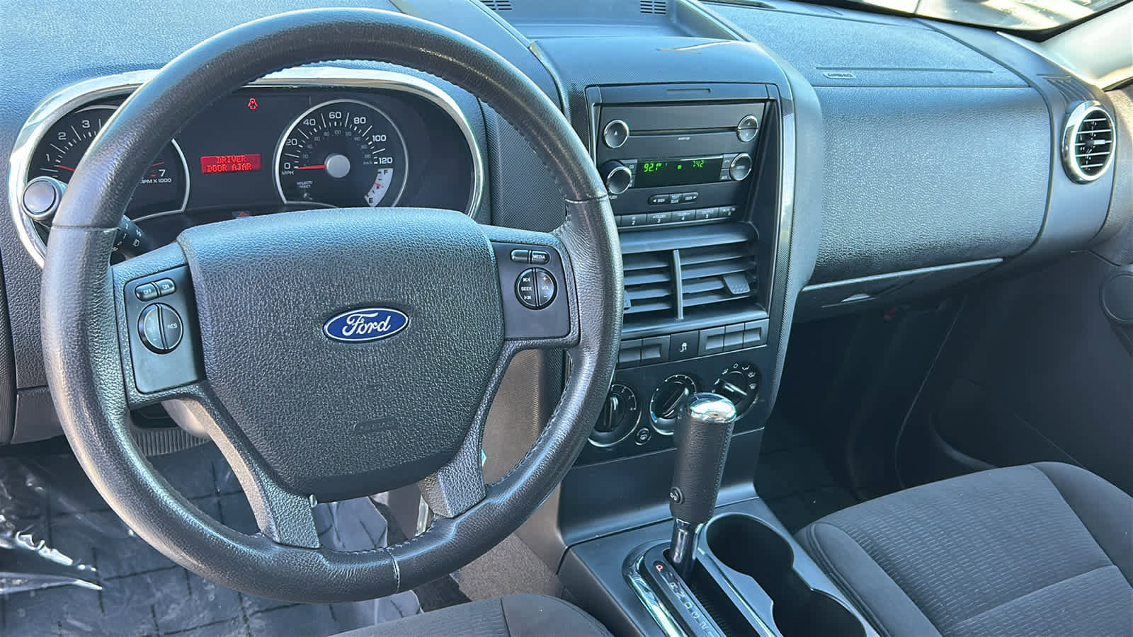 Used 2010 Ford Explorer XLT RWD image 10