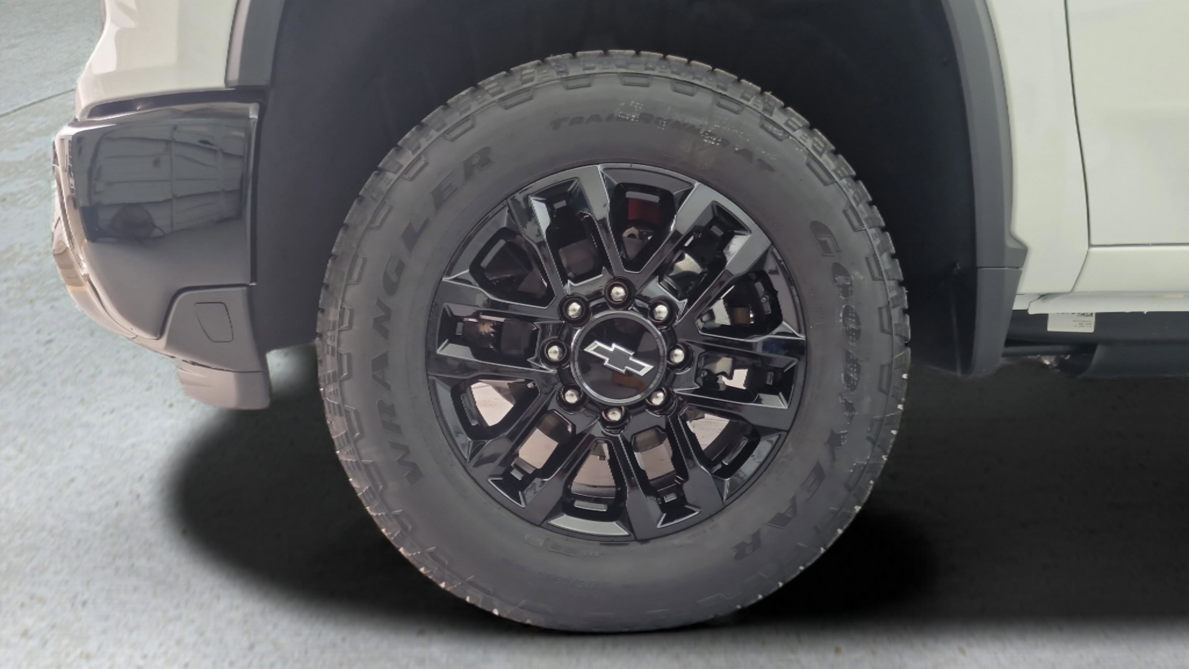 New 2026 Chevrolet Silverado 2500 Custom w/ Custom Value Package image 32