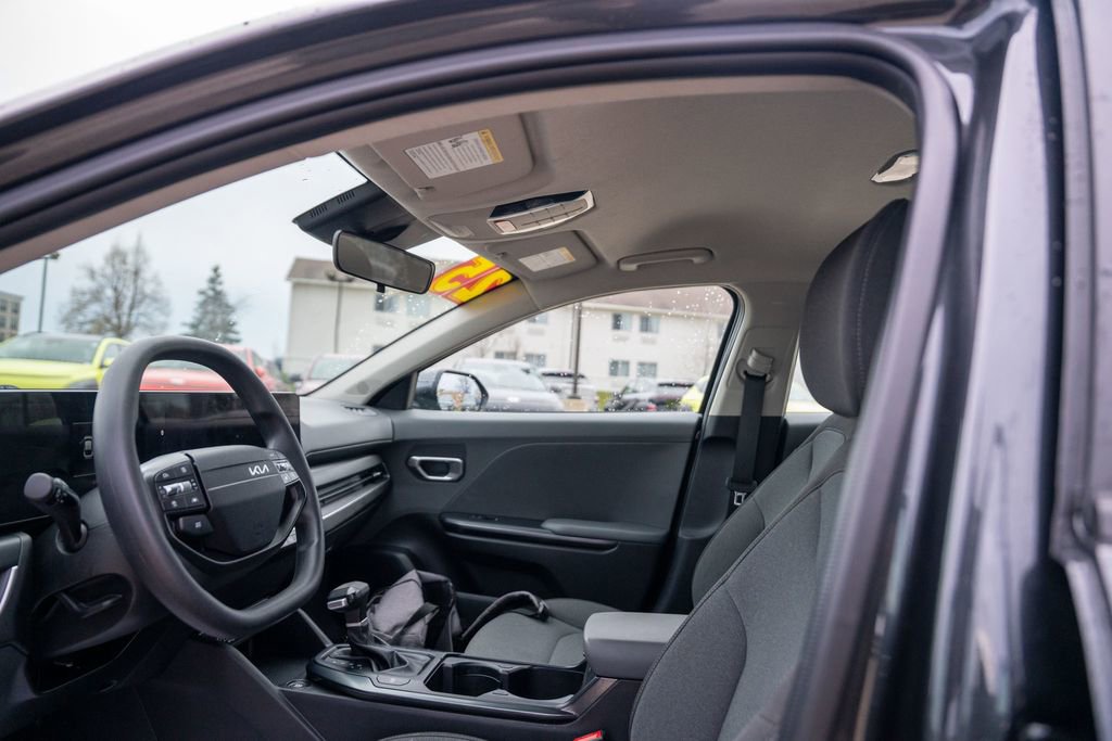 Used 2025 Kia K4 EX image 19