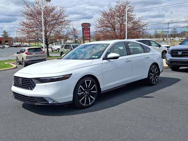 Used 2024 Honda Accord Touring image 3