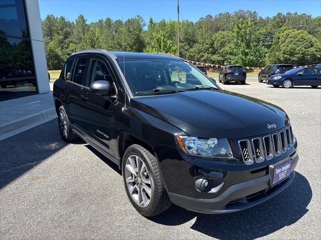 Used 2017 Jeep Compass Sport w/ Power Value Group FWD image 3