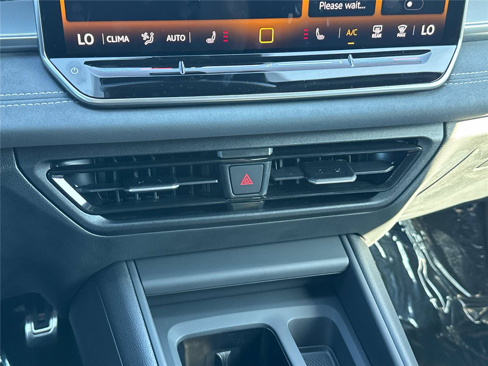 New 2026 Volkswagen Tiguan SE R-Line AWD/4WD image 23