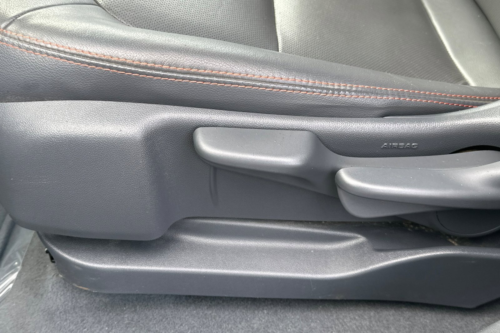 Used 2019 Chevrolet Bolt Premier w/ Infotainment Package image 14