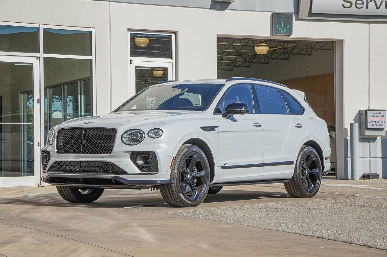 Used 2023 Bentley Bentayga image 11