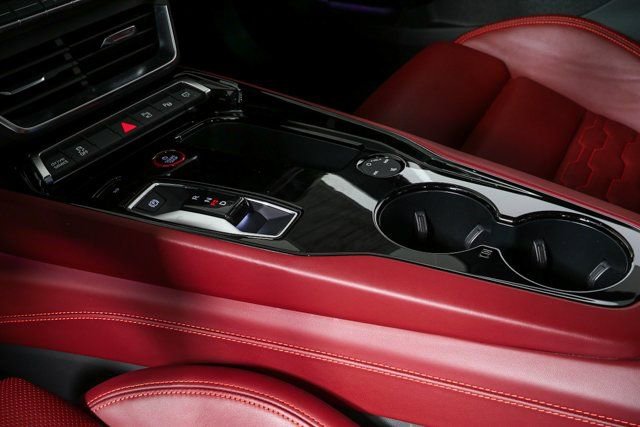 Used 2023 Audi e-tron GT Prestige image 17