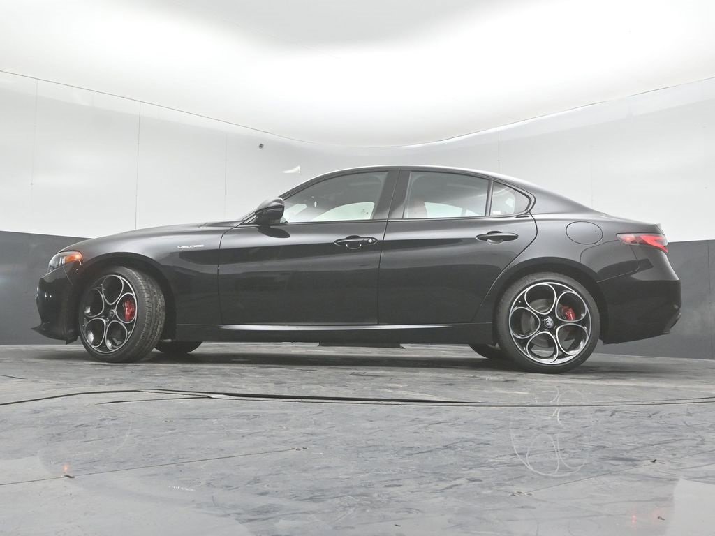 New 2026 Alfa Romeo Giulia AWD w/ Driving Assist Package image 39