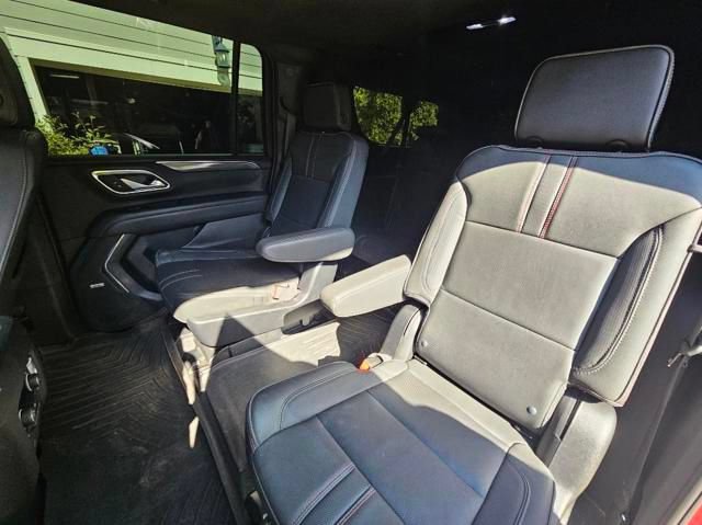 Used 2023 Chevrolet Suburban RST w/ Luxury Package AWD/4WD image 11