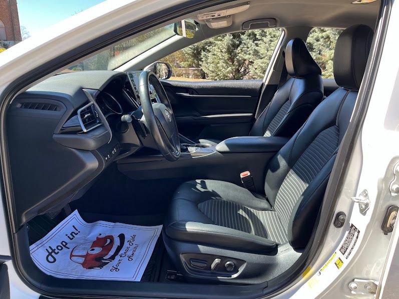 Used 2023 Toyota Camry SE image 8