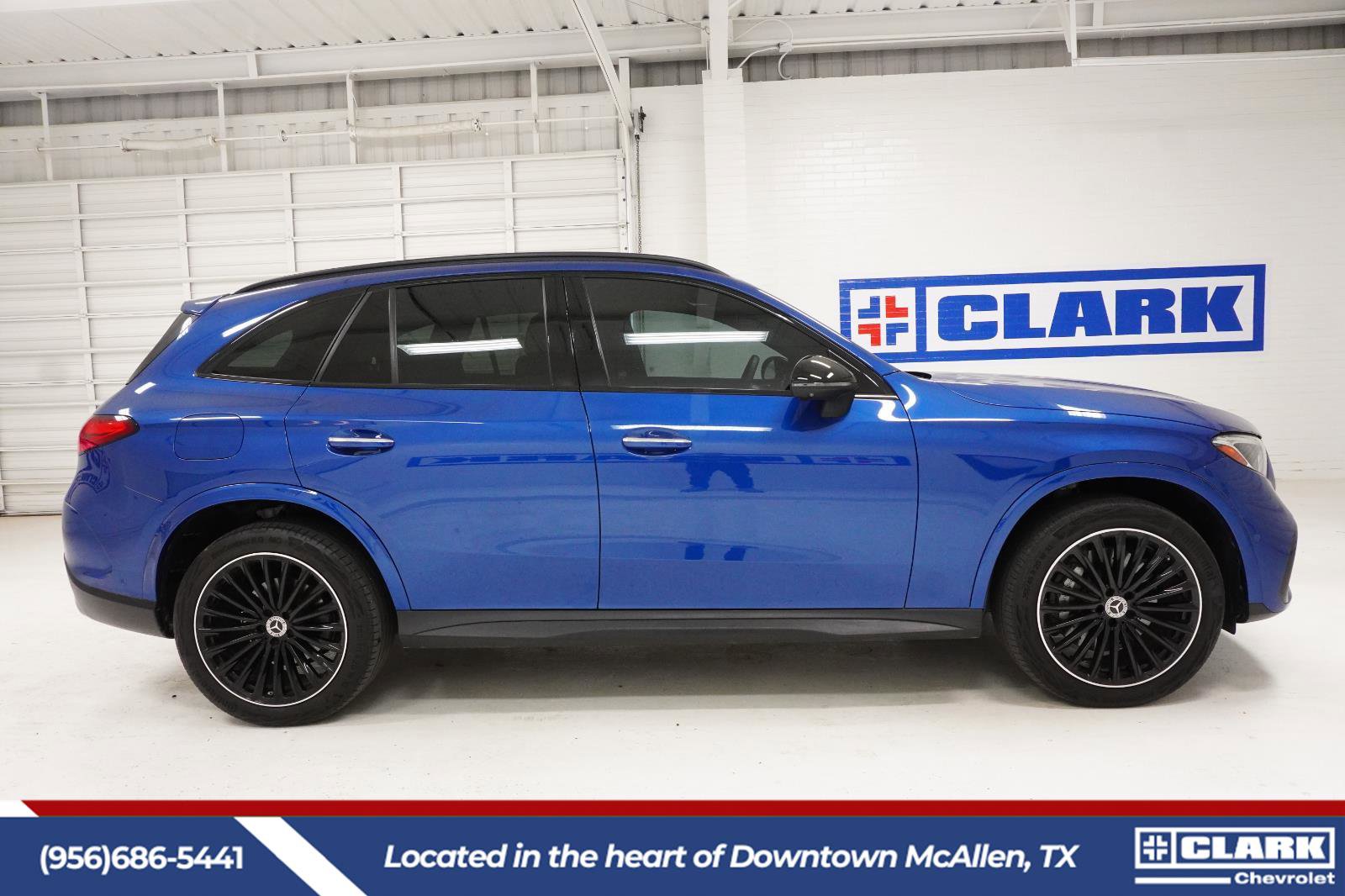 Used 2023 Mercedes-Benz GLC 300 4MATIC image 4