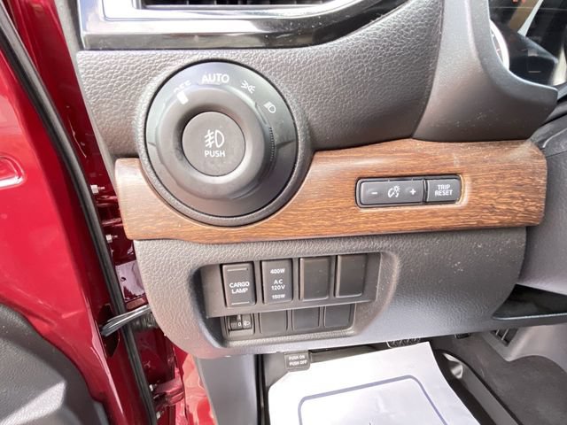 Used 2023 Nissan Titan Platinum Reserve w/ Moonroof Package RWD image 11