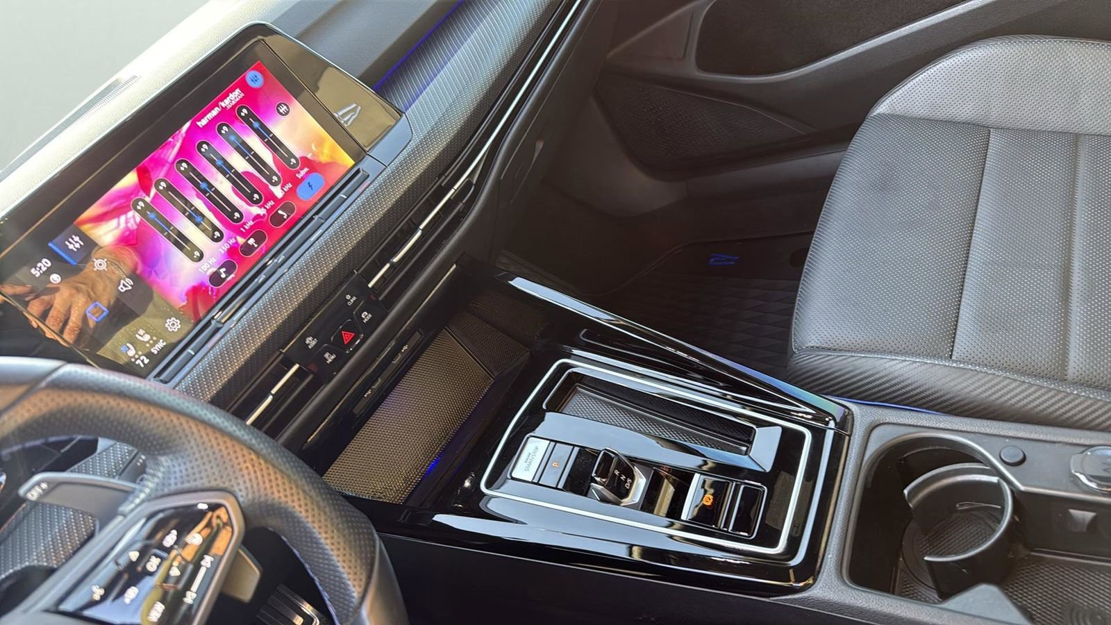 Used 2024 Volkswagen Golf R image 21