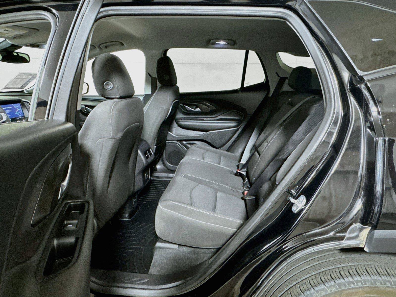 Used 2024 GMC Terrain SLE w/ Driver Convenience Package FWD image 22